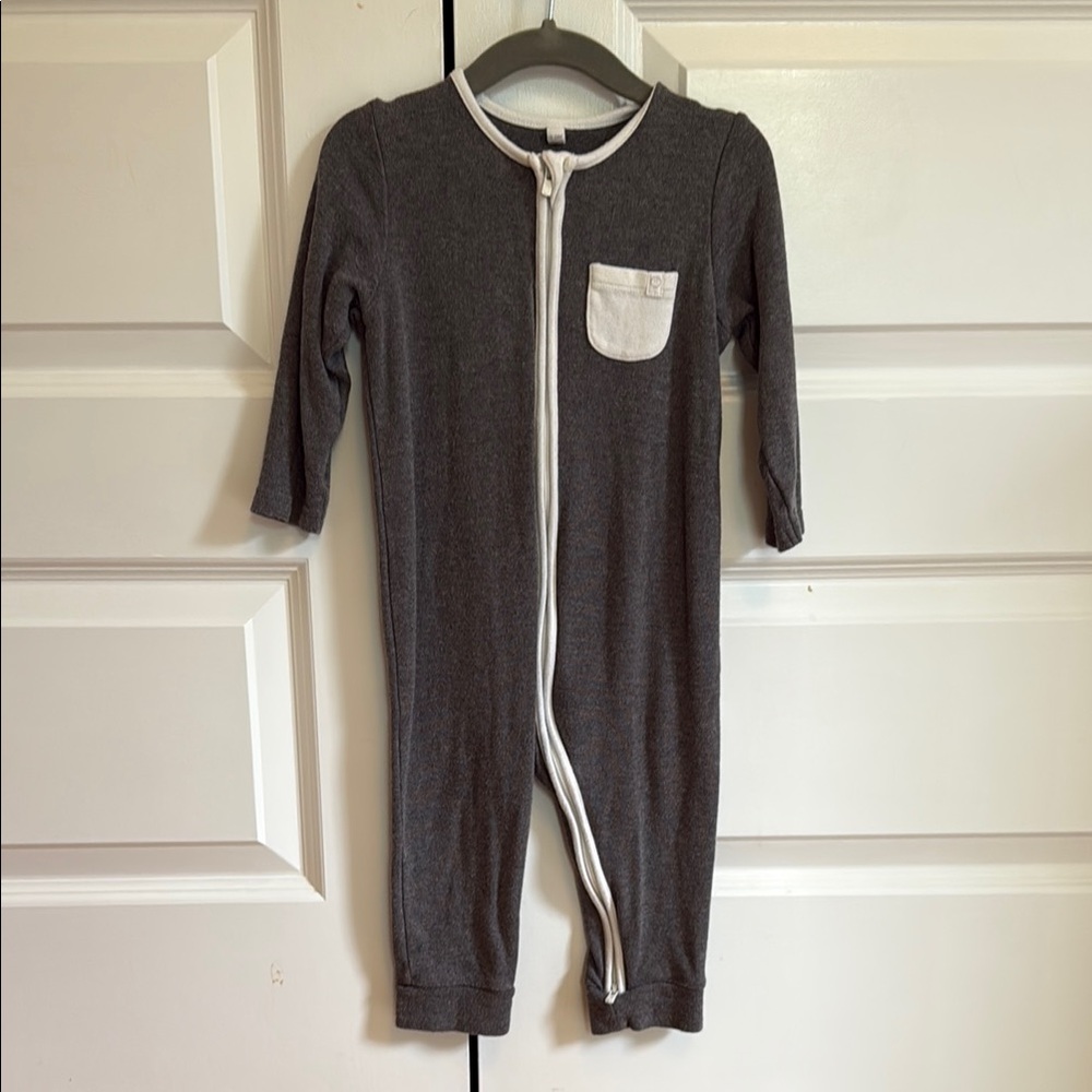 Baby Mori Gray Zip-Up Onesie with White Trim; size 18-24 months; EUC